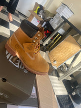 Load image into Gallery viewer, Timbs
